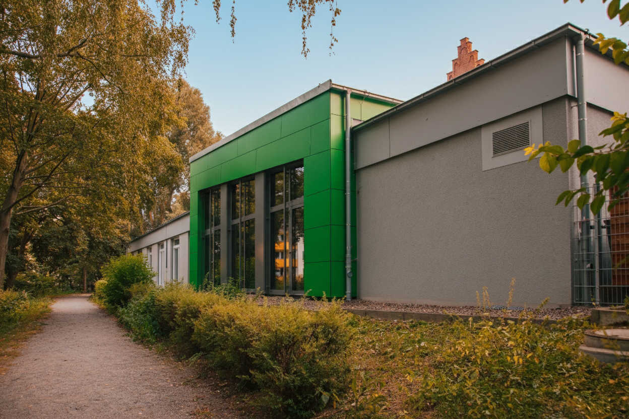 Neuer Trakt der Hermannschule des Viktoria-Luise-Gymnasiums