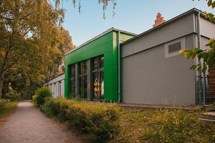 Neuer Trakt der Hermannschule des Viktoria-Luise-Gymnasiums